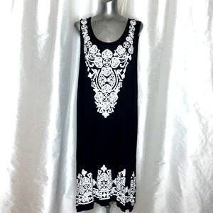 3X black and white sleeveless dress